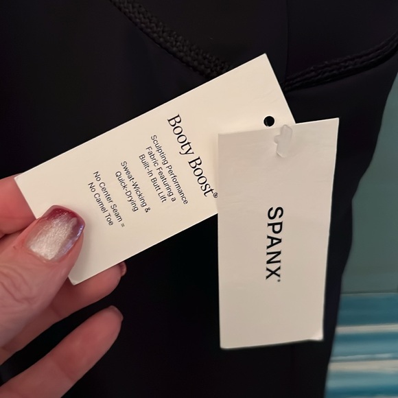 Spanx Booty Boost 7/8 pocket black leggings - Picture 6 of 6